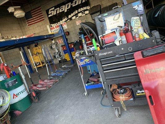 El Guero's Tire Shop at 422 E Broadway Rd, Phoenix, AZ - a trusted local tire and automotive service center